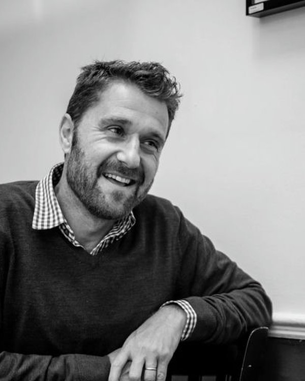 Daniel Leon, Chartered Architect